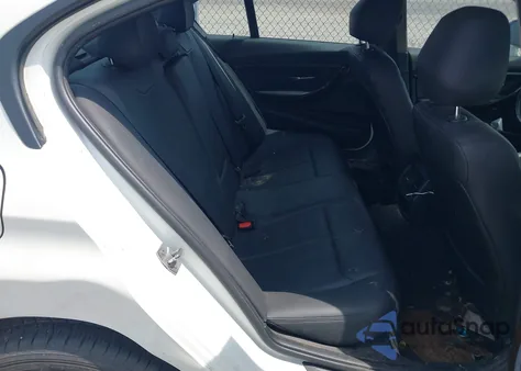 2015 BMW 320I z USA, uszkodzony, nr VIN WBA3B1C53F5A05712